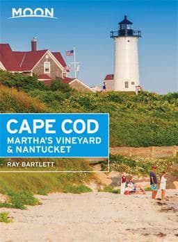 Moon Cape Cod, Martha's Vineyard and Nantucket 9781640496057