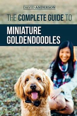 The Complete Guide to Miniature Goldendoodles 9781794295360